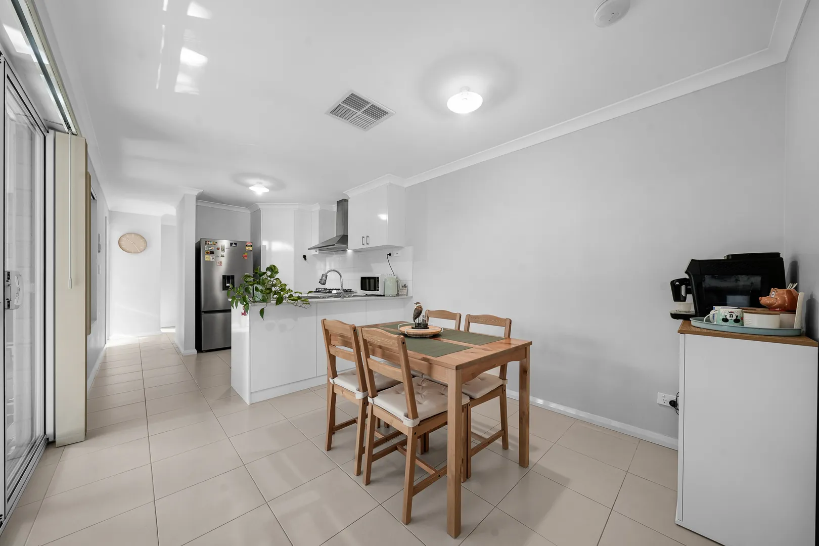 Easy Coastal Living, Established Surrounds, Move-In Ready - View 6