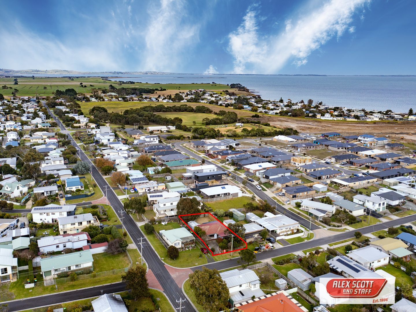 39 Scenorama Road, Bay Property History & Address Research