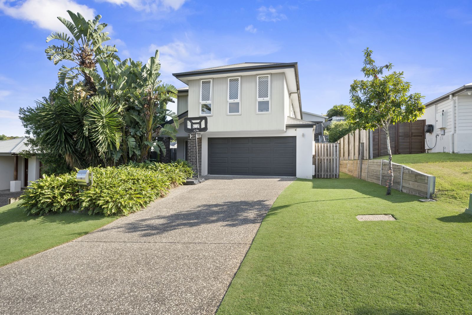 4 bedrooms House in 12 Greenvale Crescent MAUDSLAND QLD, 4210