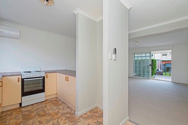 5/4 Pendlebury Court, Edens Landing QLD 4207, Image 2