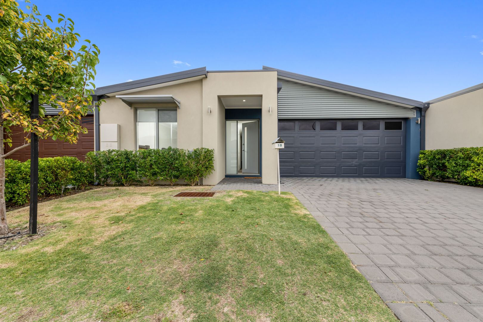 10 Blue Road, Canning Vale WA 6155
