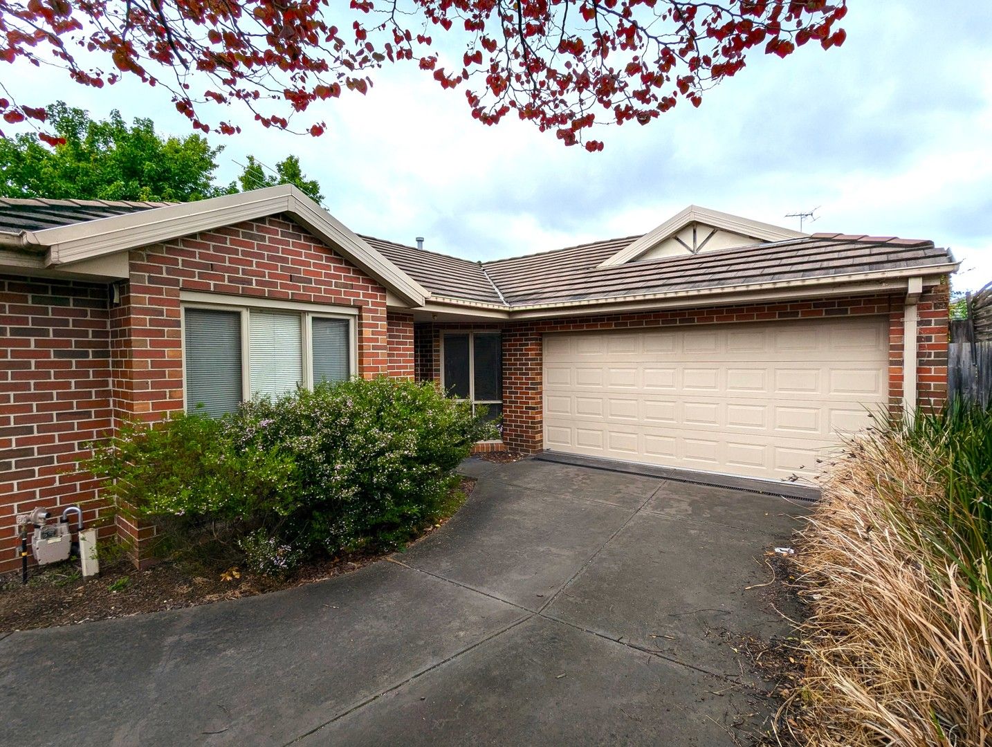 3 bedrooms Apartment / Unit / Flat in 2/40 Albert Street MOUNT WAVERLEY VIC, 3149