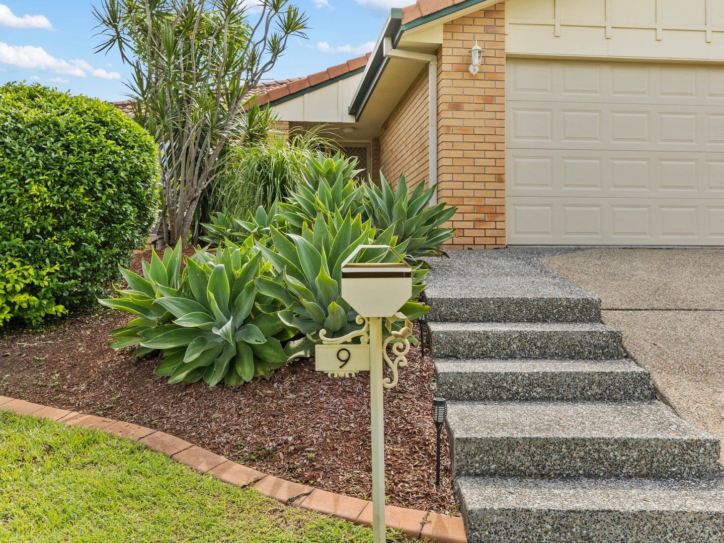 9 Turnberry Close, Oxley QLD 4075, Image 0