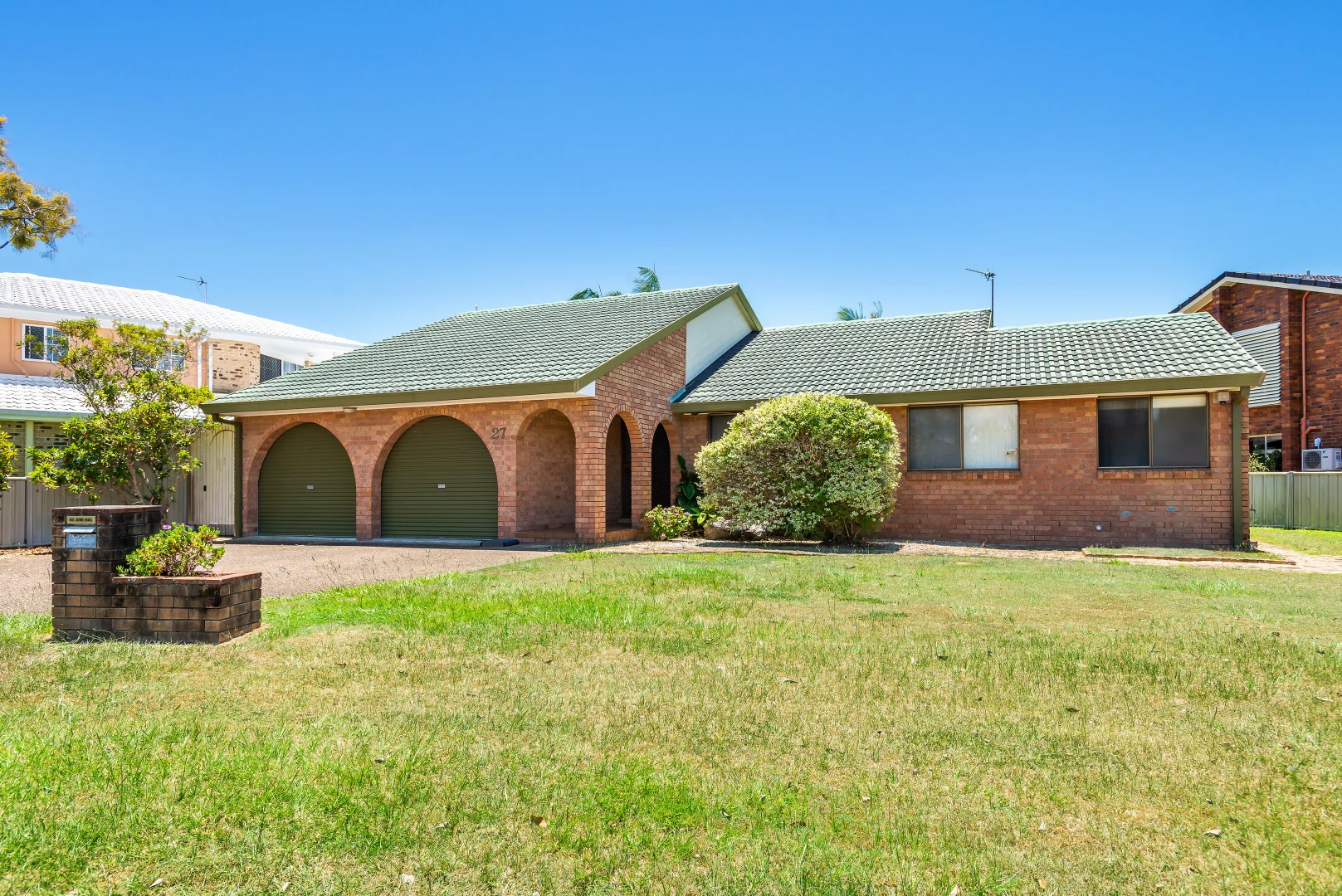 27 Tradewinds Avenue, Paradise Point QLD 4216 - House For Rent | Domain