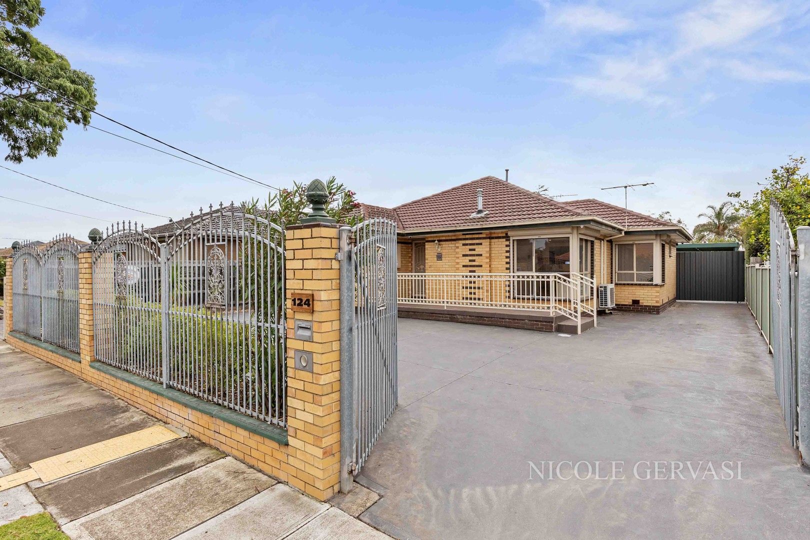 4 bedrooms House in 124 Hilma Street SUNSHINE WEST VIC, 3020