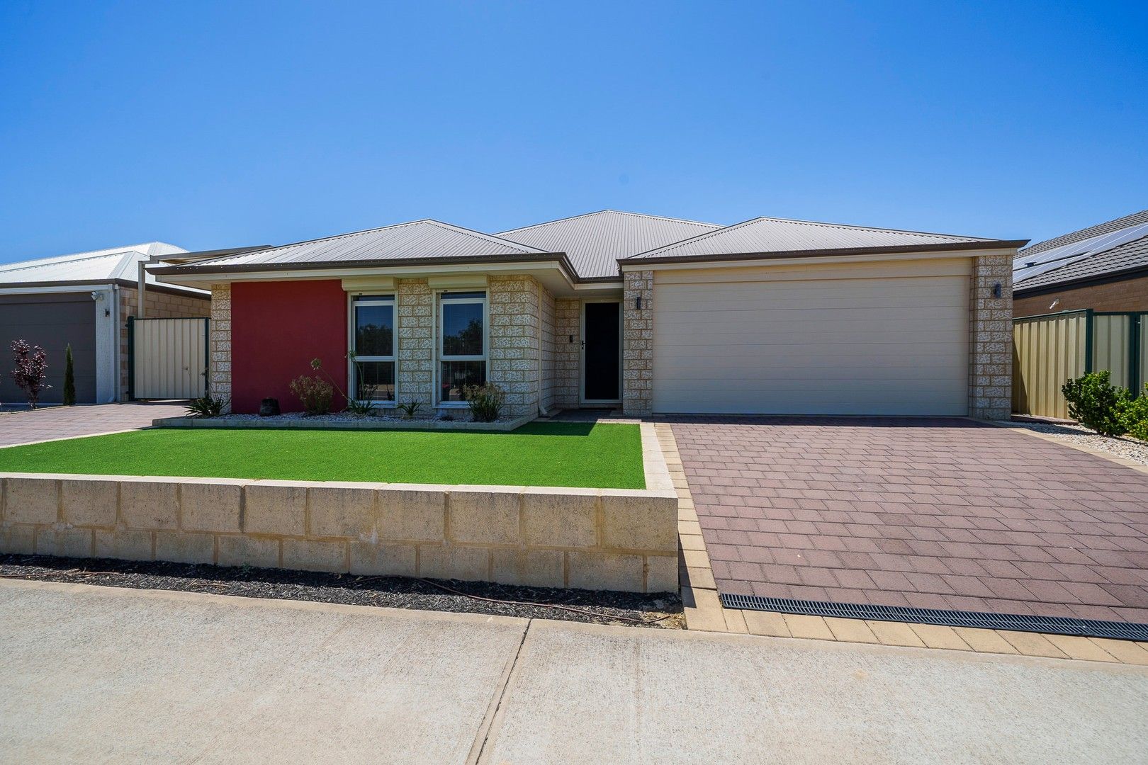 4 bedrooms House in 65 Murrumbidgee Drive HAMMOND PARK WA, 6164