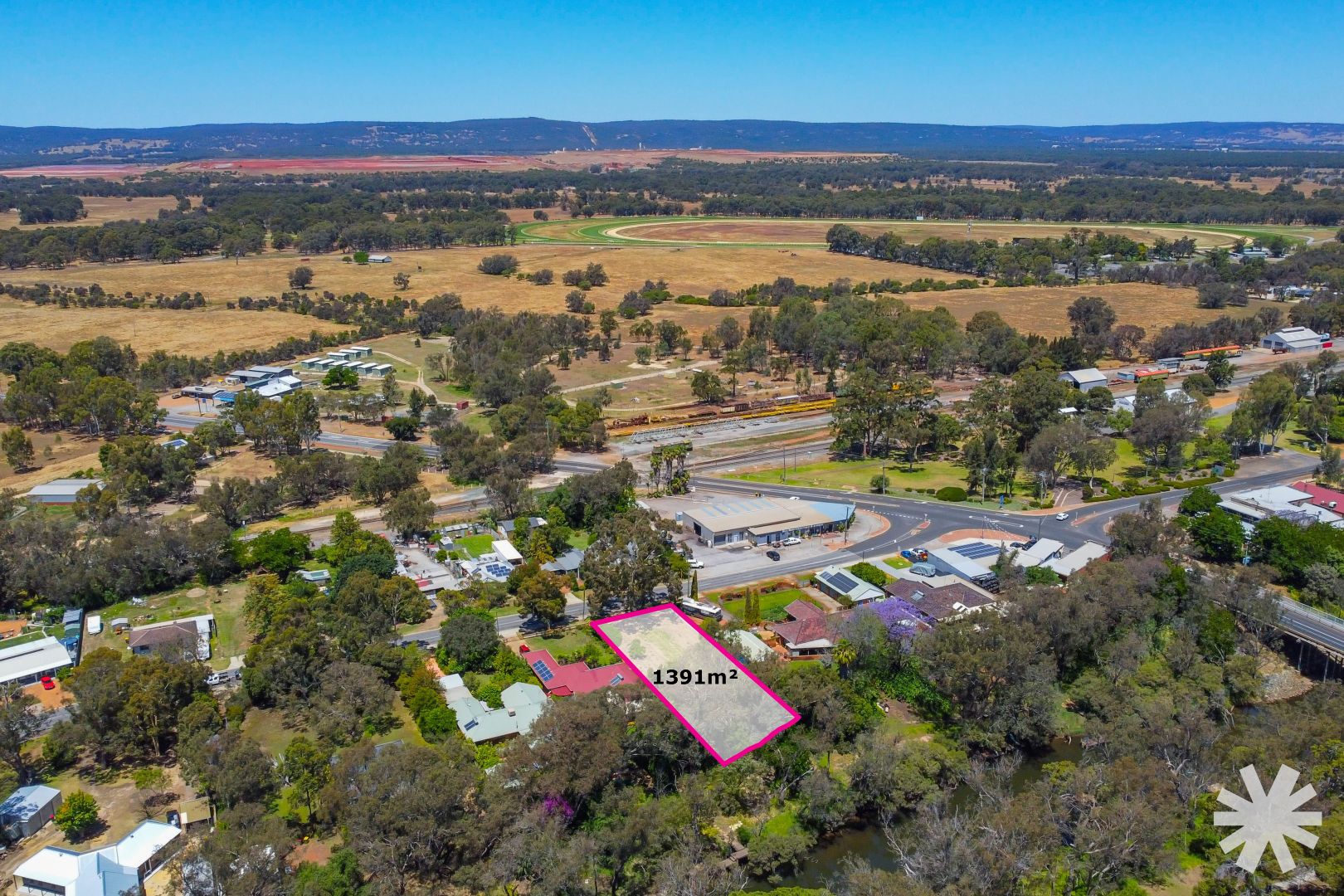 8 Paterson Road, Pinjarra WA 6208 Domain