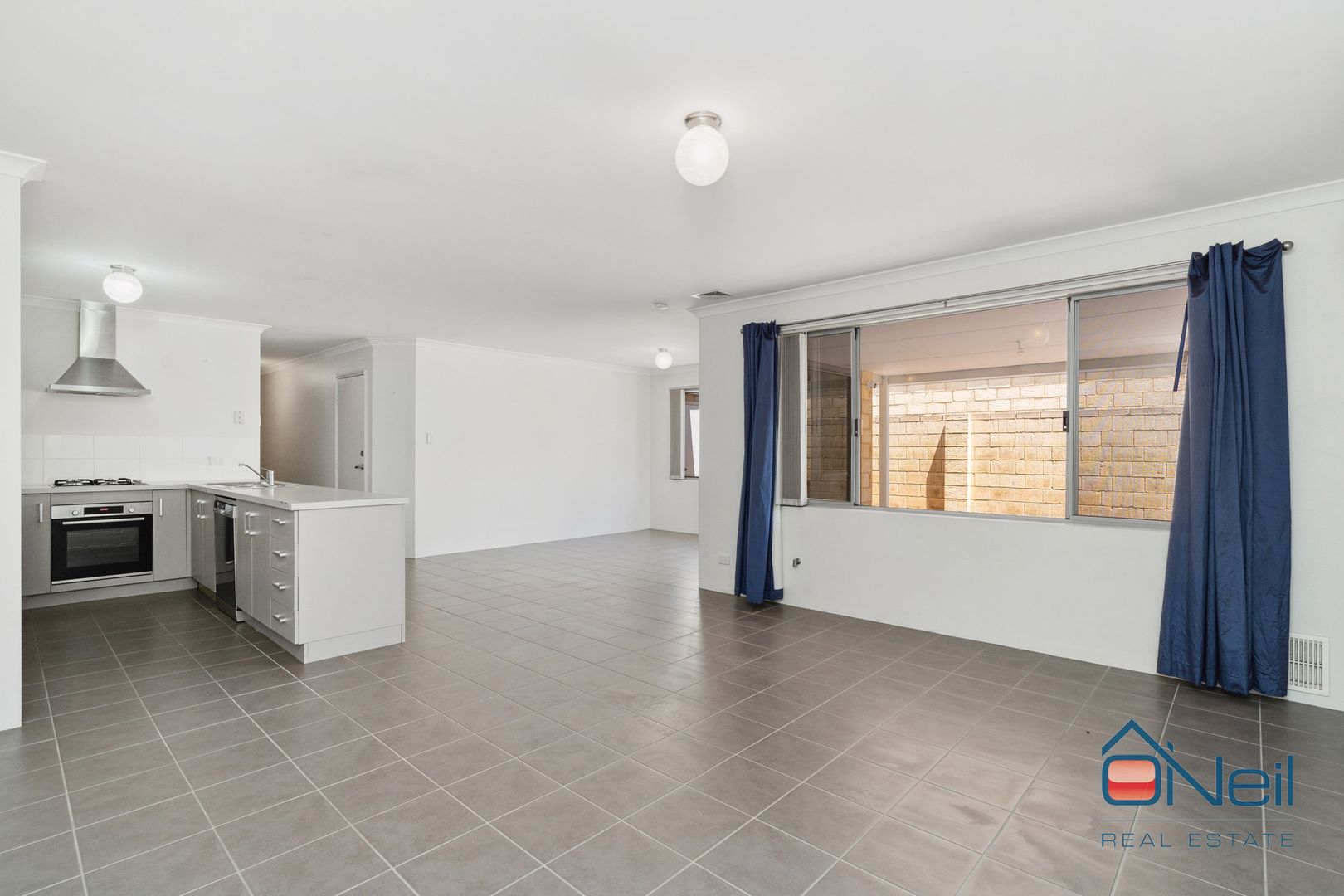 30/121 Eighth Road, Armadale WA 6112, Image 2