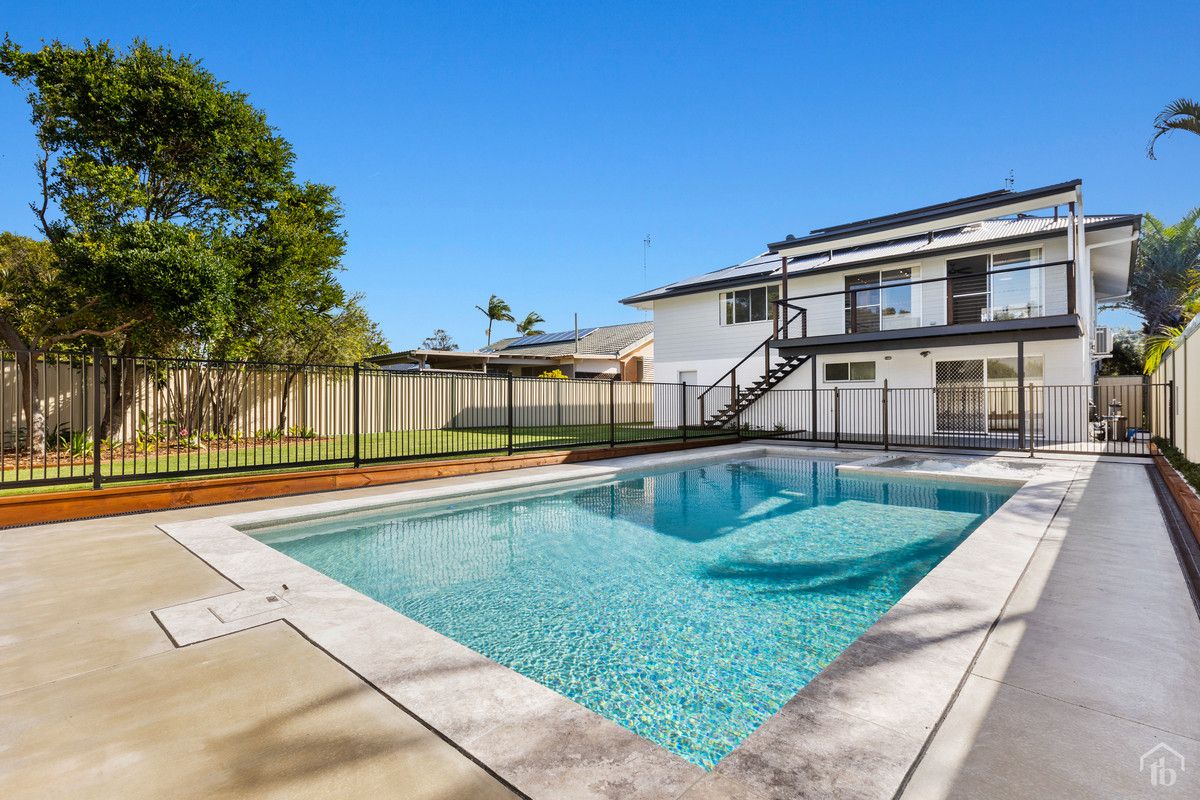 3 bedrooms House in 9 Jacaranda Avenue TWEED HEADS WEST NSW, 2485