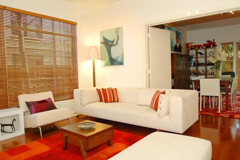2 bedrooms Apartment / Unit / Flat in 1/139 Alma Road ST KILDA EAST VIC, 3183