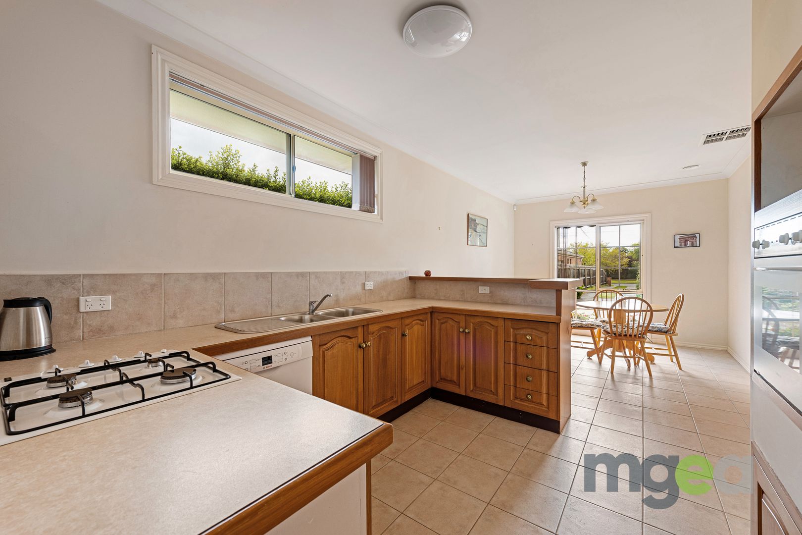 2/44 Fourth Street, Parkdale VIC 3195, Image 2