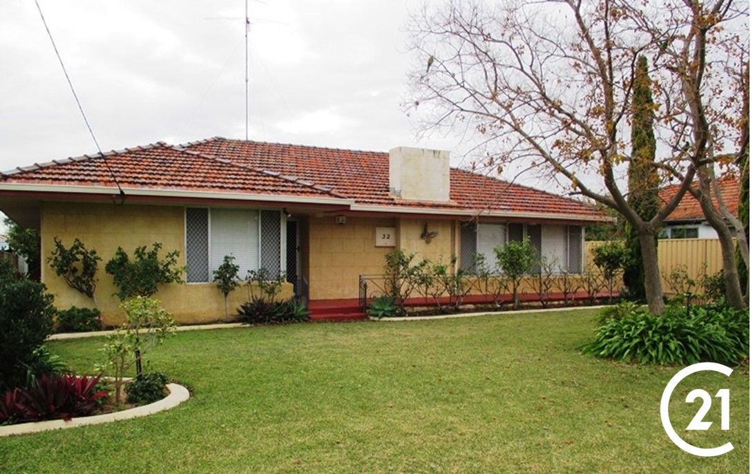 4 bedrooms House in 32 Peel Street MANDURAH WA, 6210