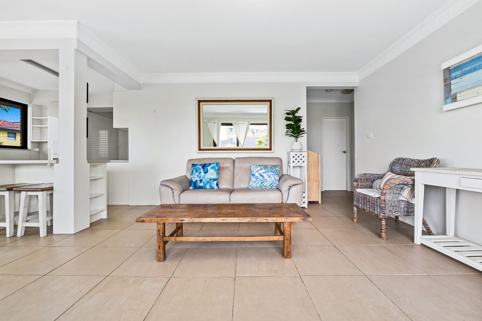 2 bedrooms Apartment / Unit / Flat in 2/192 Beach St COOGEE NSW, 2034