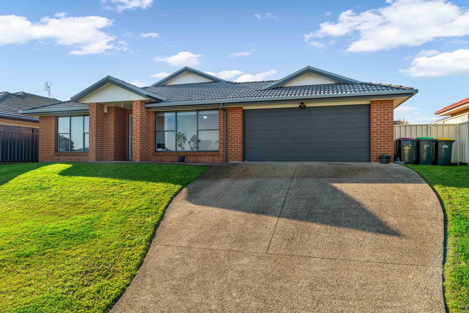 4 bedrooms House in 18 Brittany Ave RUTHERFORD NSW, 2320