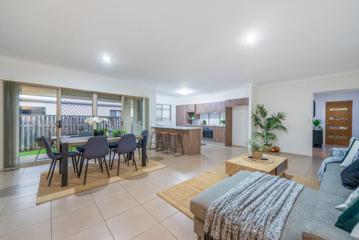 19 Strathburn Crescent, Ormeau QLD 4208, Image 2