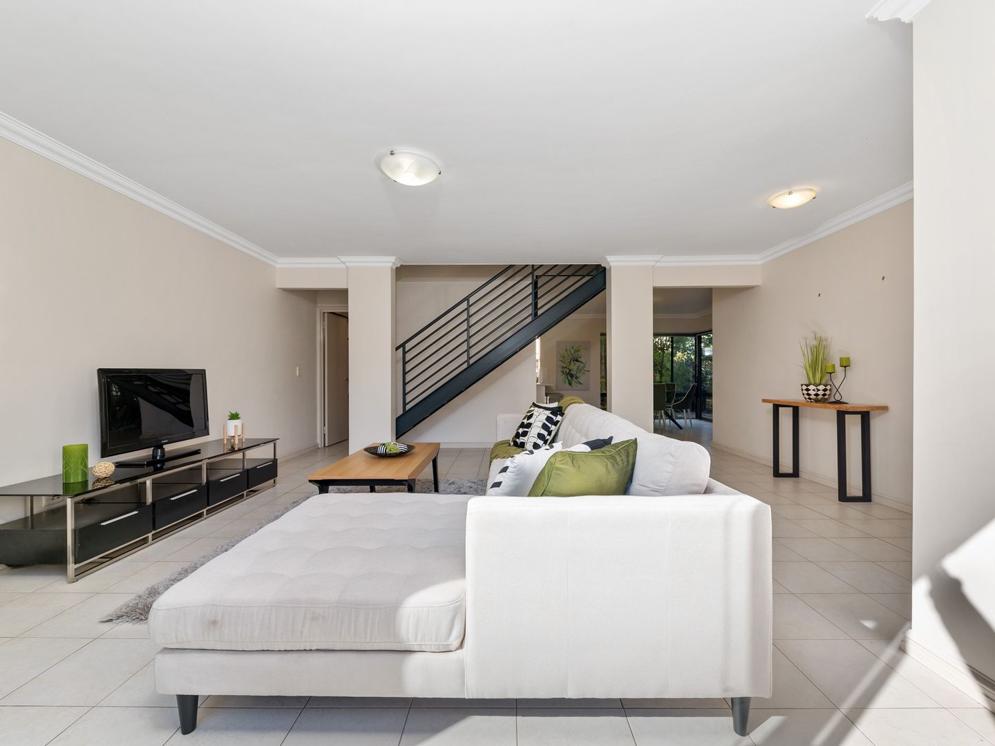 4/17 Mozart Mews, Rivervale WA 6103, Image 2