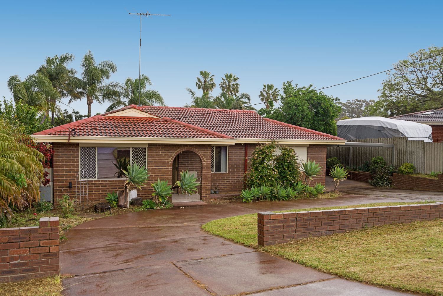3 bedrooms House in 35 Tanson Road PARMELIA WA, 6167