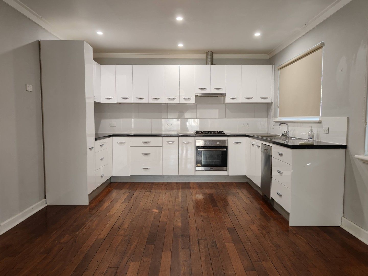 4 bedrooms House in 409 Marmion Street MYAREE WA, 6154