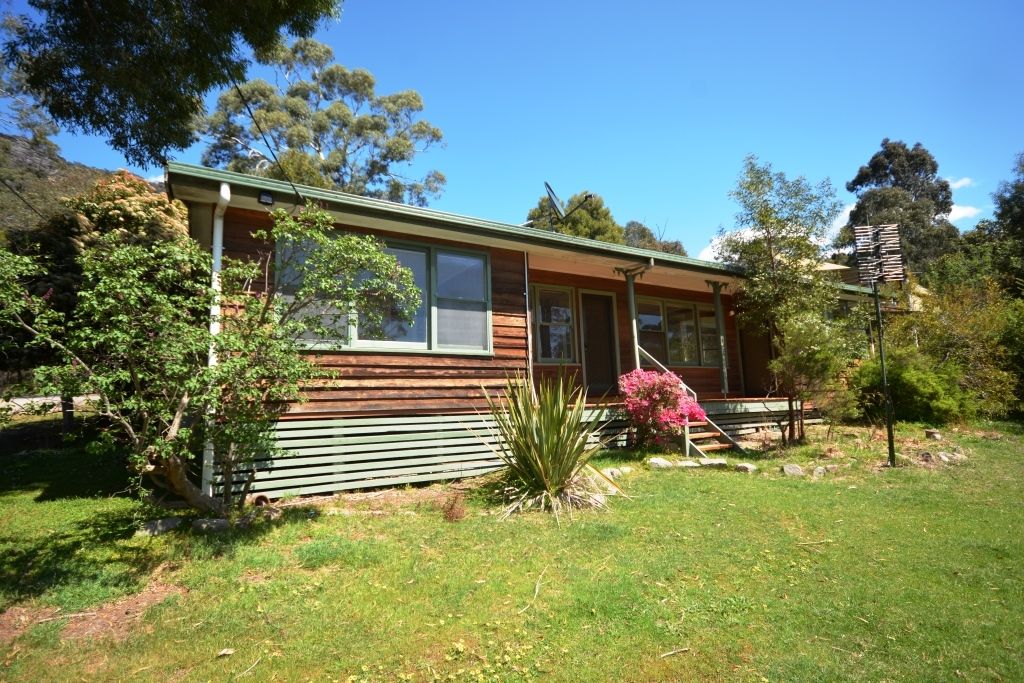 2 Thompson St, Halls Gap VIC 3381, Image 0