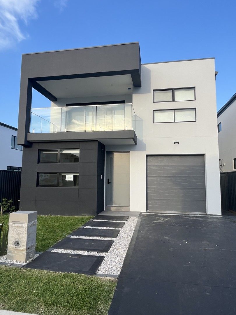 3 bedrooms Townhouse in 14 GRANDEUR PARADE RIVERSTONE NSW, 2765