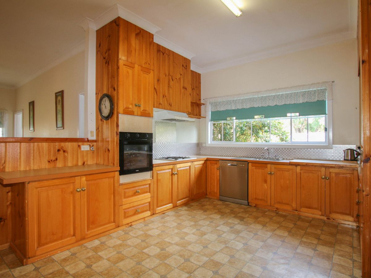 61 Spring Street, Mortlake VIC 3272, Image 1