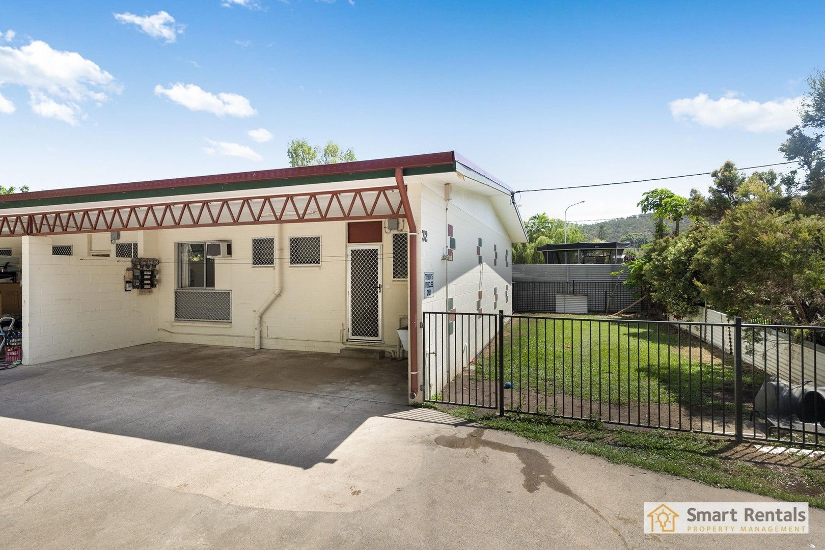 2 bedrooms House in 2/32 Leigh Street WEST END QLD, 4810
