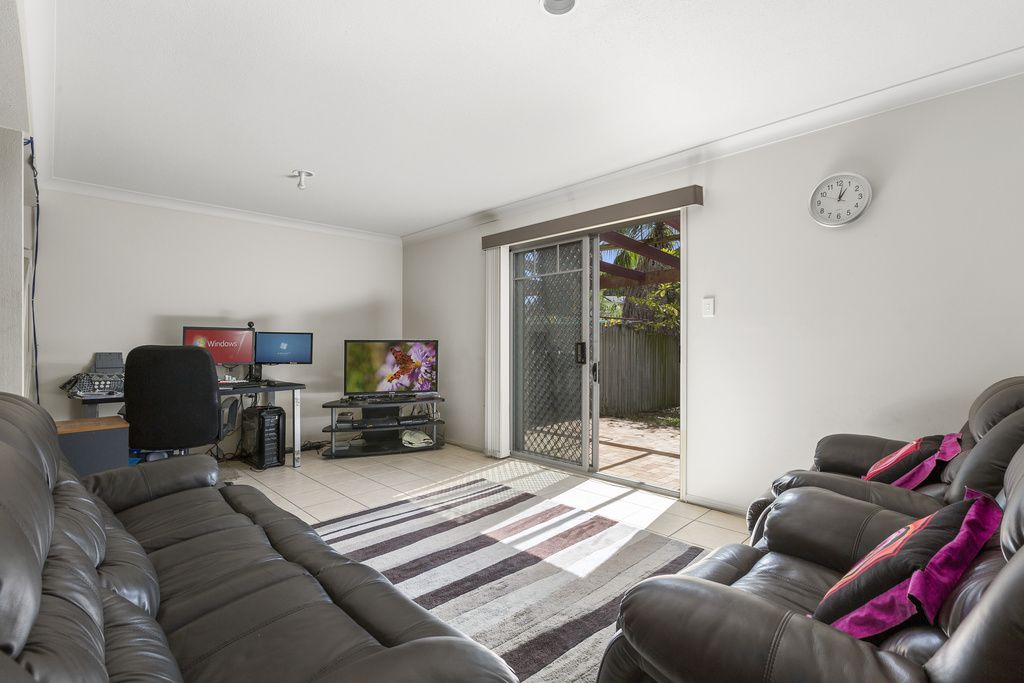 4/9 Lawrence Close, Robertson QLD 4109, Image 1