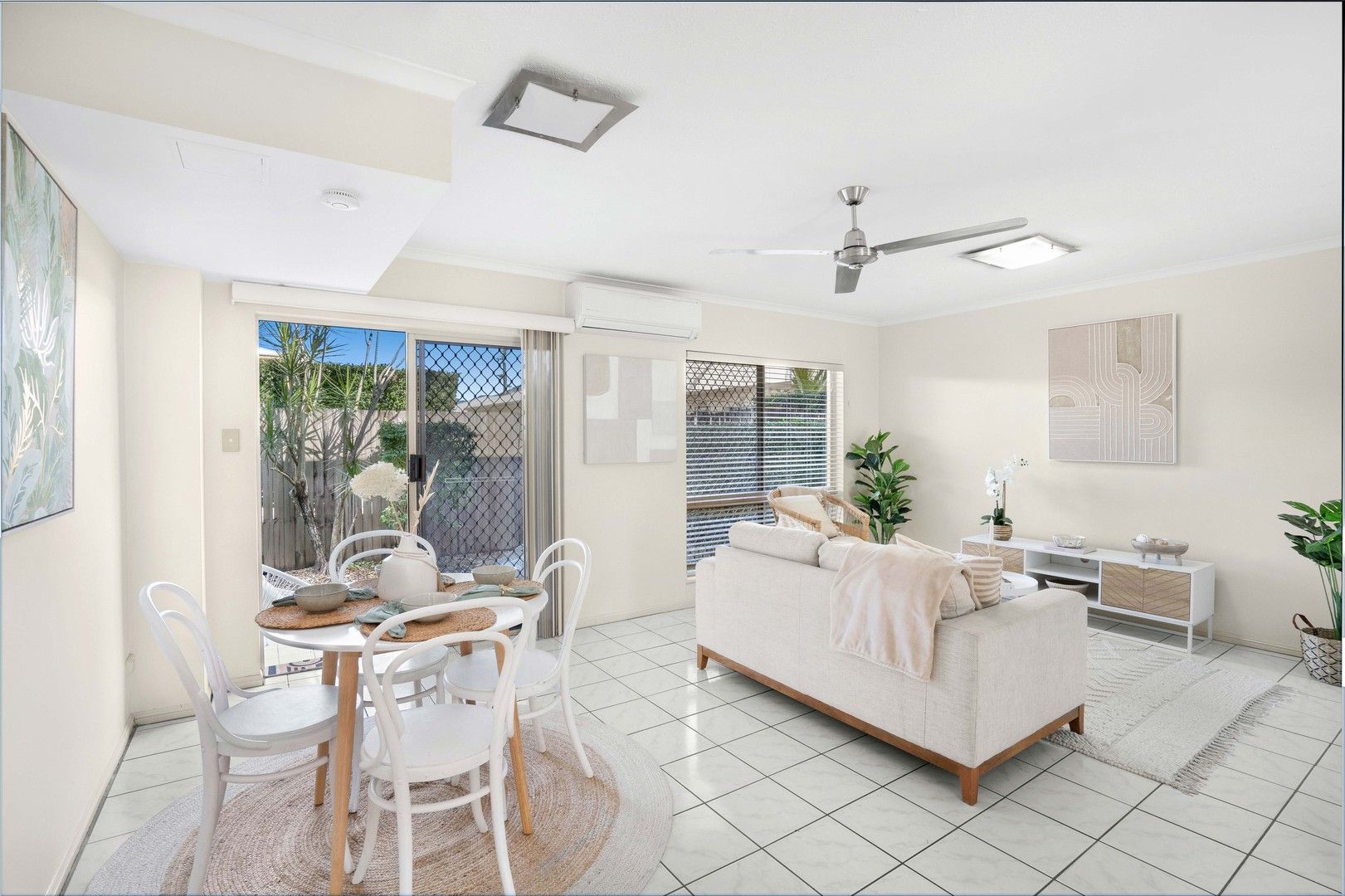 3 bedrooms Townhouse in 9/5 Charlotte Close WOREE QLD, 4868