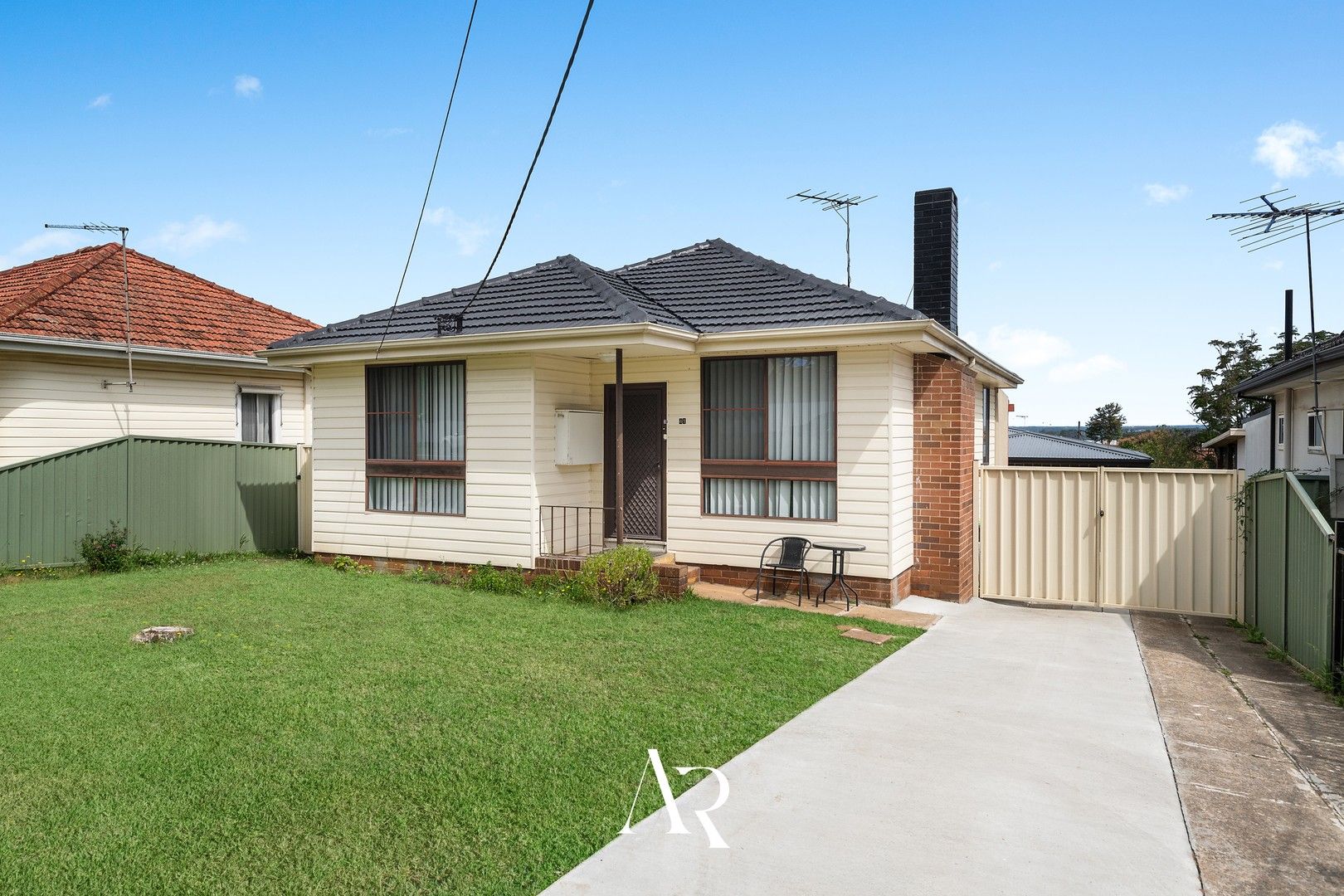 6 bedrooms House in 41 Birdsall Ave CONDELL PARK NSW, 2200