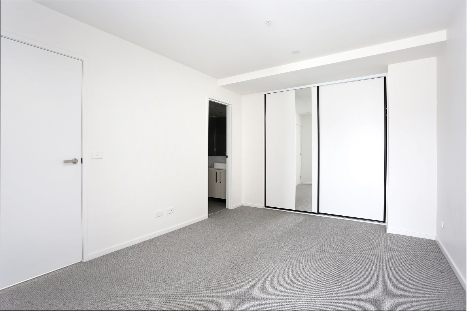 229/20 Shamrock Street, Abbotsford VIC 3067, Image 2