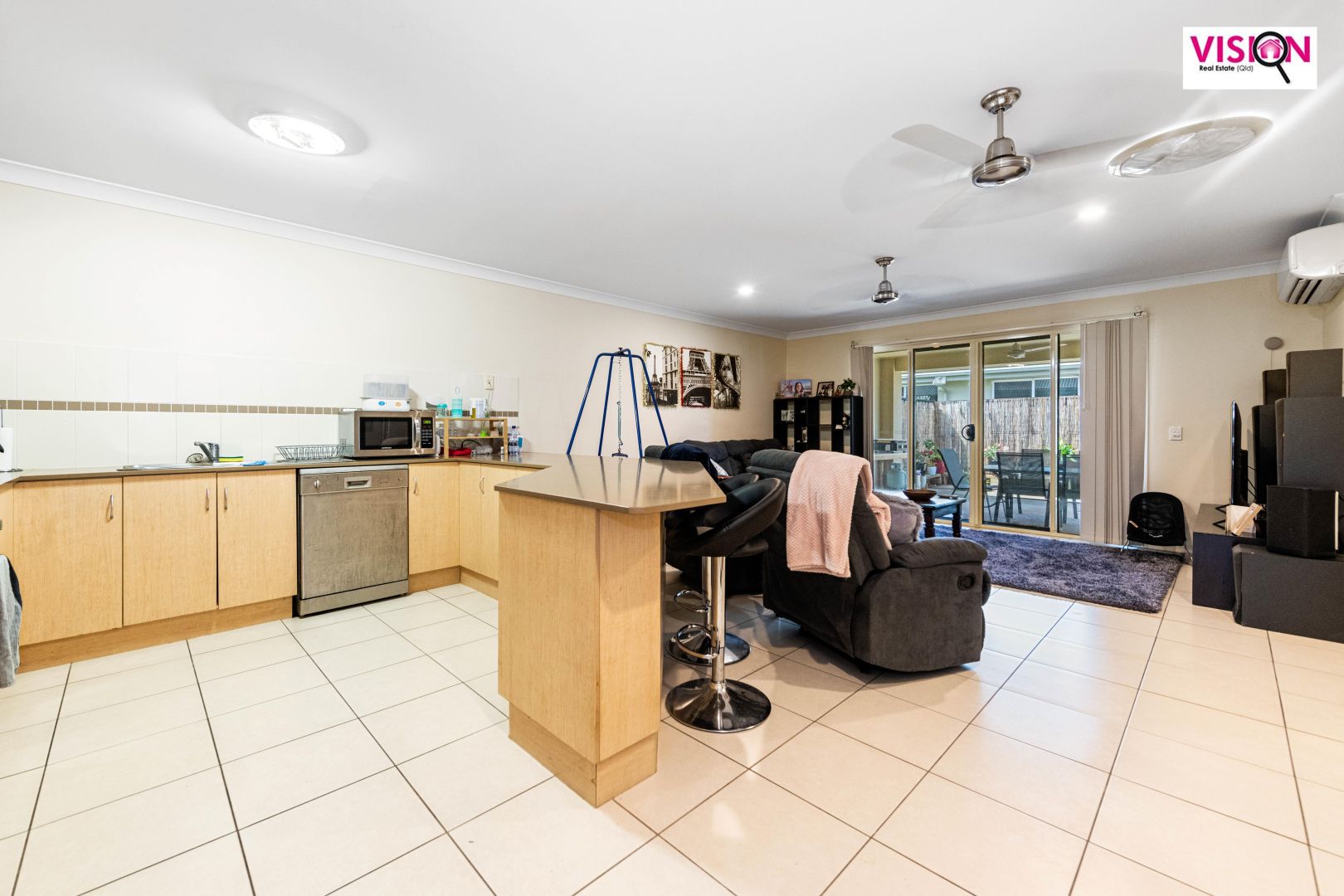 1/4 Coogee Terrace, Blacks Beach QLD 4740, Image 2