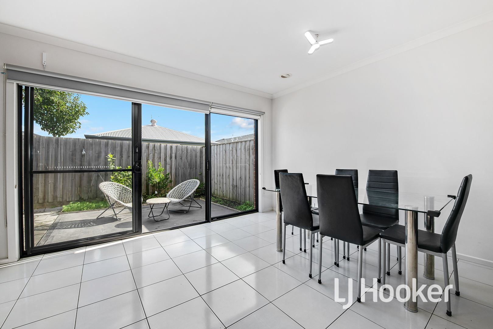 18 Portrait Place, Clyde North VIC 3978, Image 2