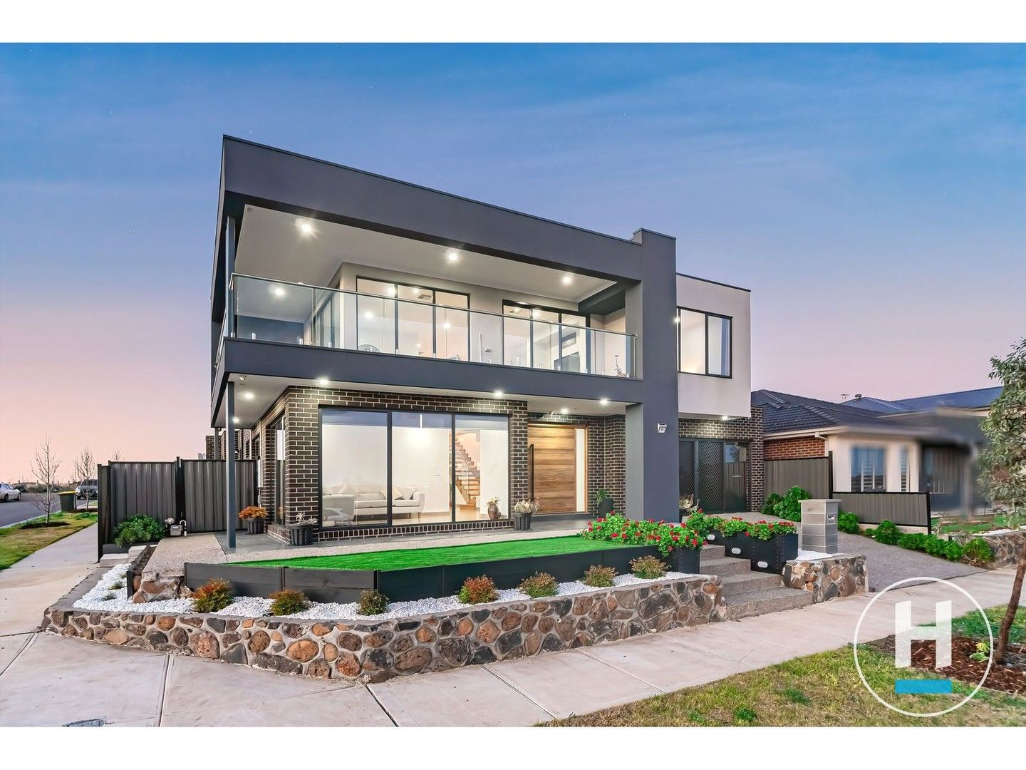 5 bedrooms House in 14 Caspian Drive CRAIGIEBURN VIC, 3064