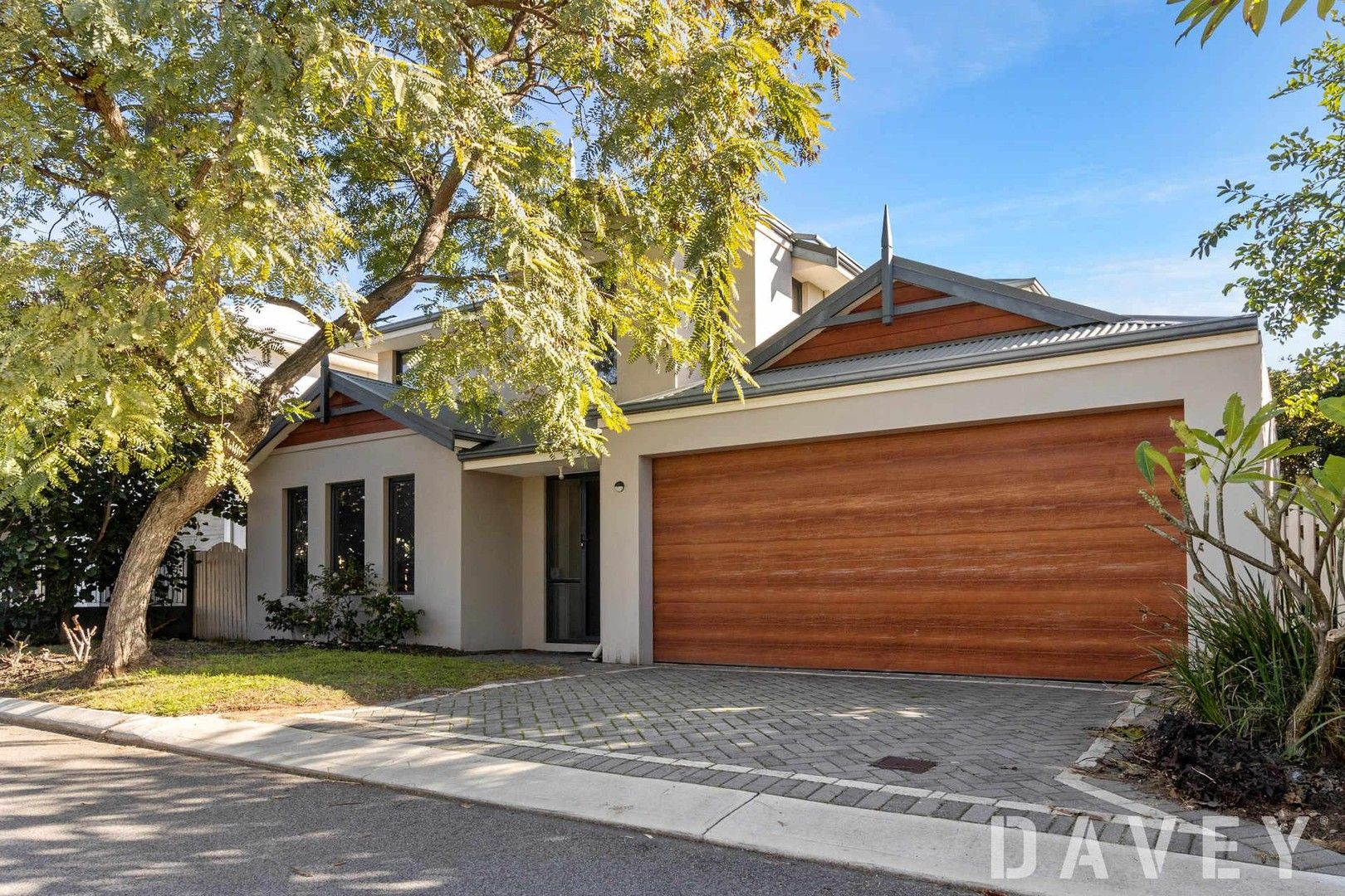 4 bedrooms House in 210B Flamborough Street DOUBLEVIEW WA, 6018