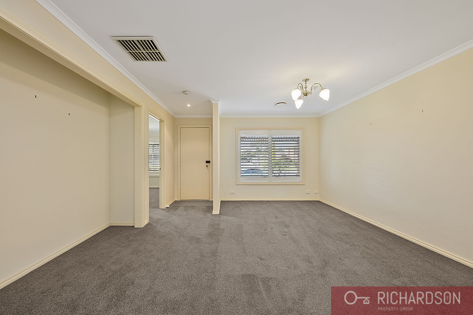 27 Westmill Drive, Hoppers Crossing VIC 3029, Image 2