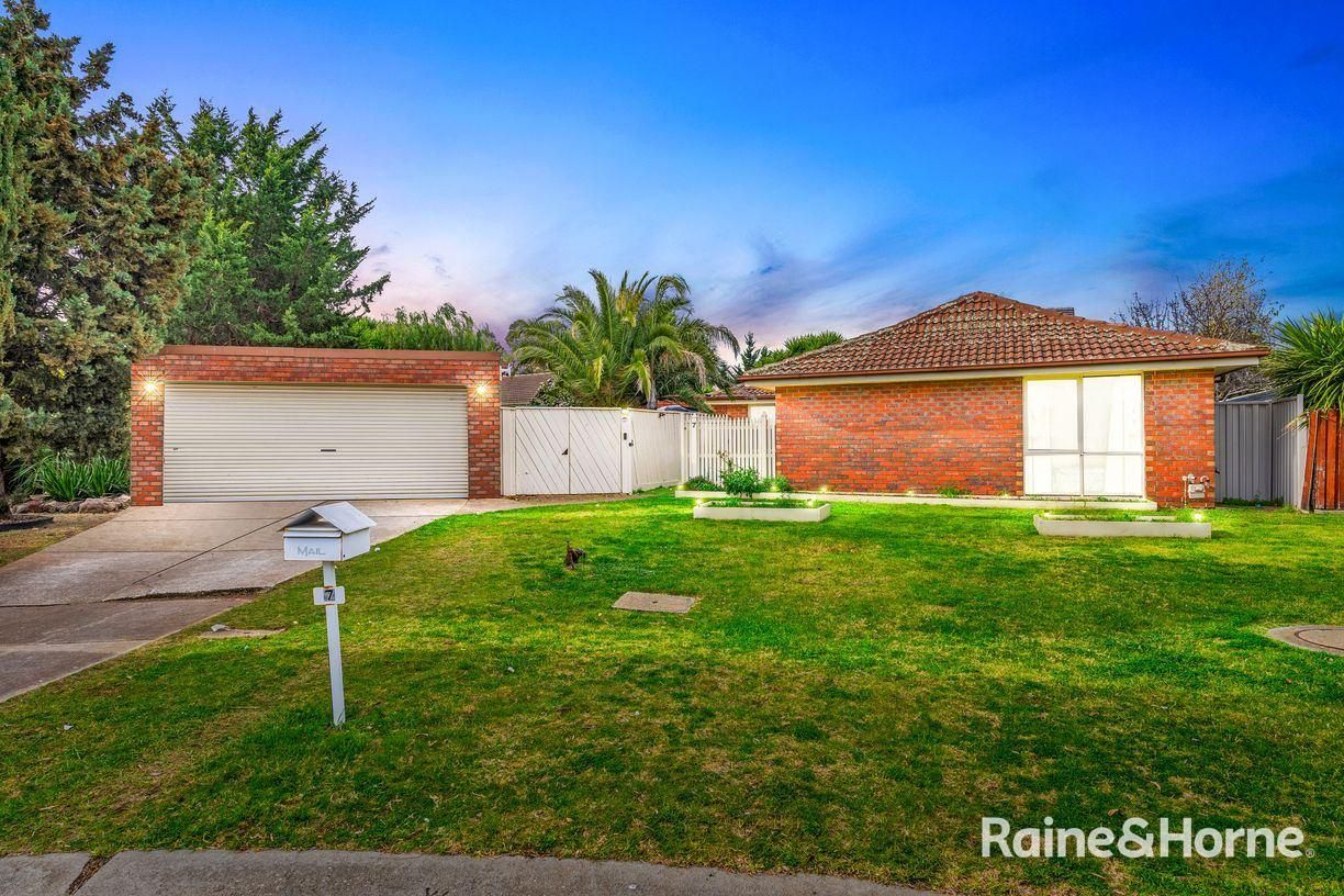 4 bedrooms House in 7 Craigmore Place MELTON WEST VIC, 3337