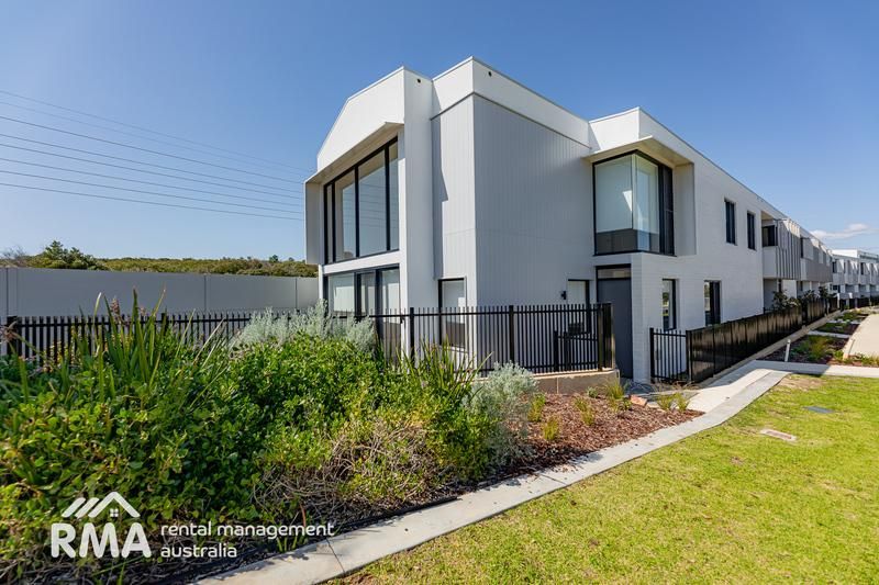 4 bedrooms Townhouse in 1/50 Lullworth Terrace NORTH COOGEE WA, 6163