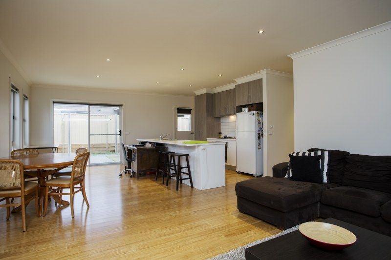 4/18 Emmett Street, Golden Square VIC 3555, Image 1