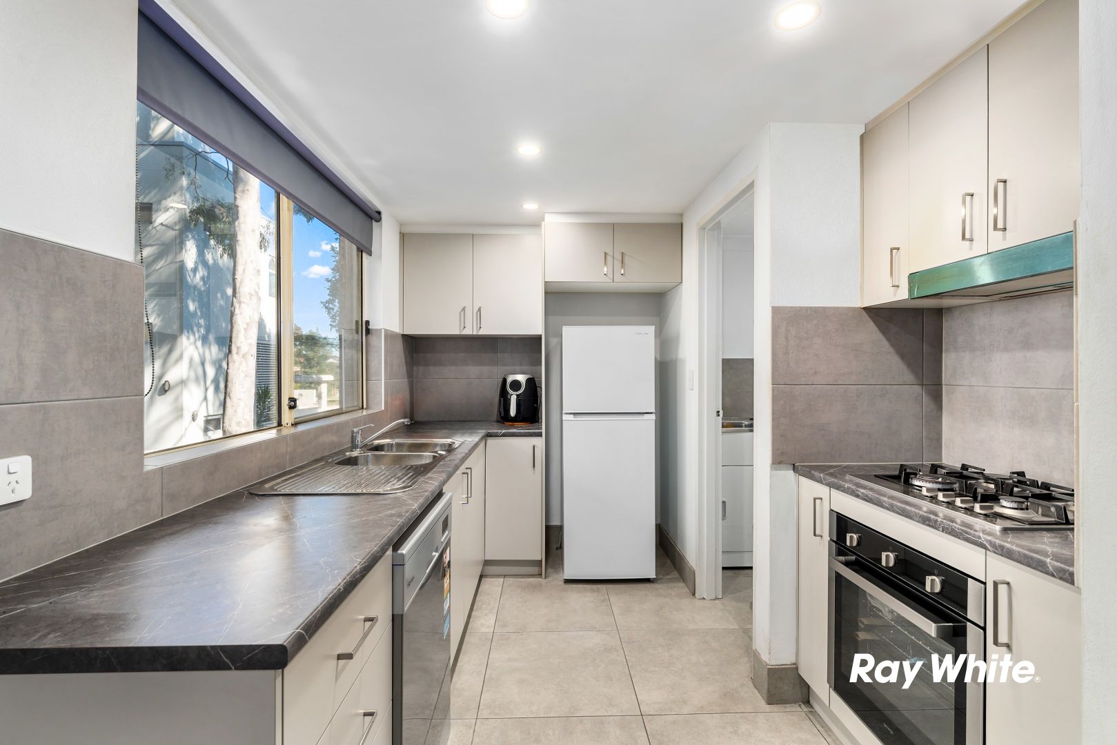 10/8 Fifth Avenue, Blacktown NSW 2148, Image 2