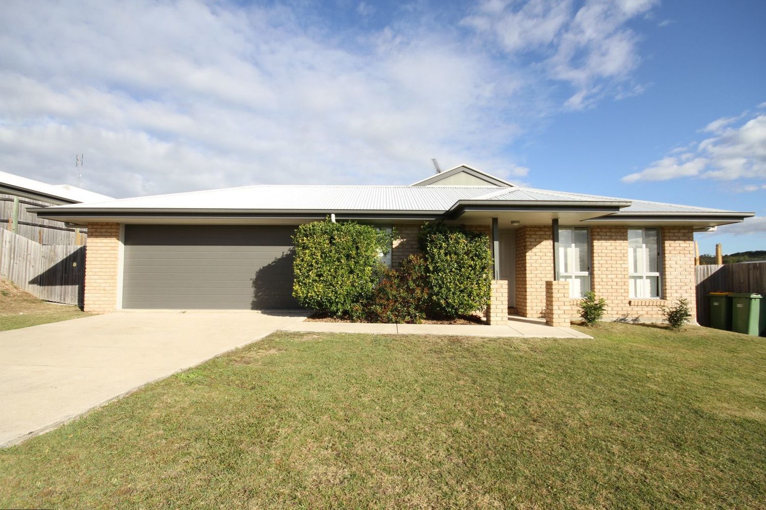 4 bedrooms House in 6 Directors Circuit JONES HILL QLD, 4570