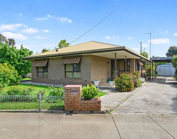 2 Spring Gully Road, Quarry Hill VIC 3550