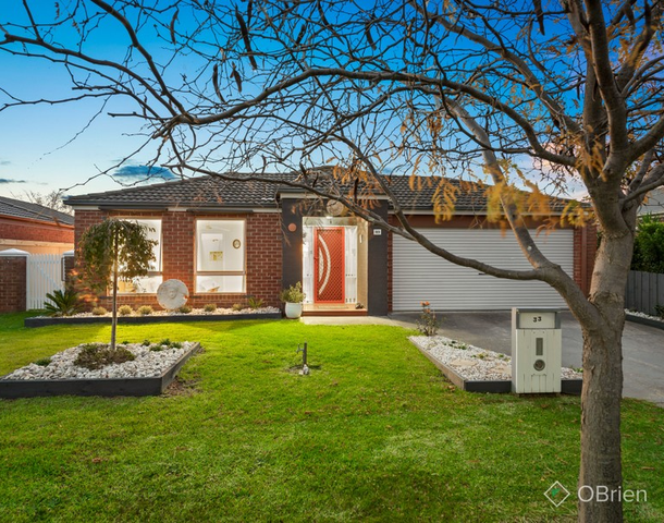 33 Thornbill Circuit, Pakenham VIC 3810