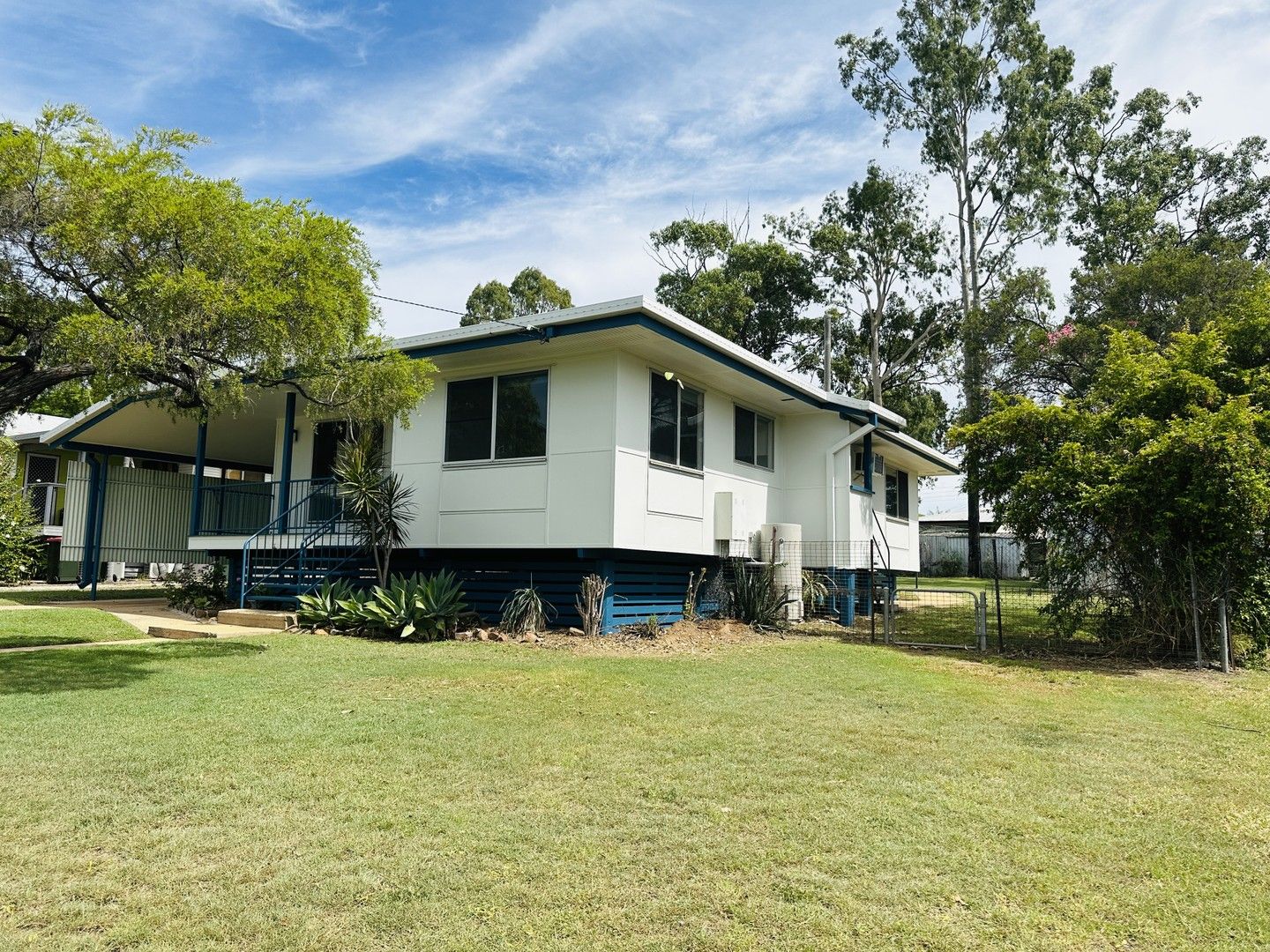 4 bedrooms House in 22 Lawson Drive MORANBAH QLD, 4744