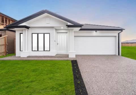 4 bedrooms House in 9 Flockhart Street MICKLEHAM VIC, 3064