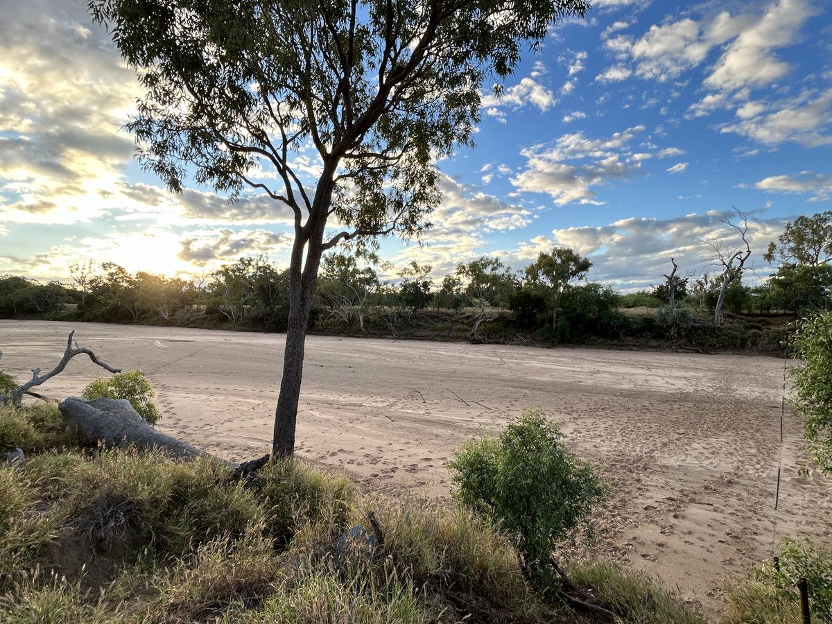 'The Junction', Hughenden QLD 4821, Image 2