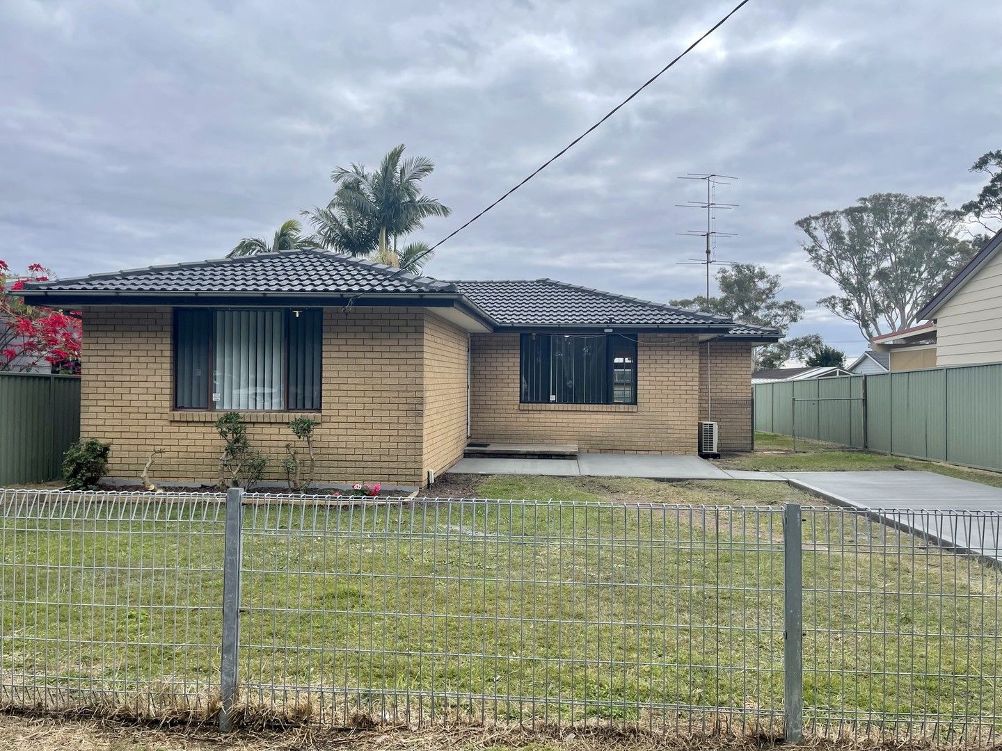 3 bedrooms House in 82 Griffith Street MANNERING PARK NSW, 2259