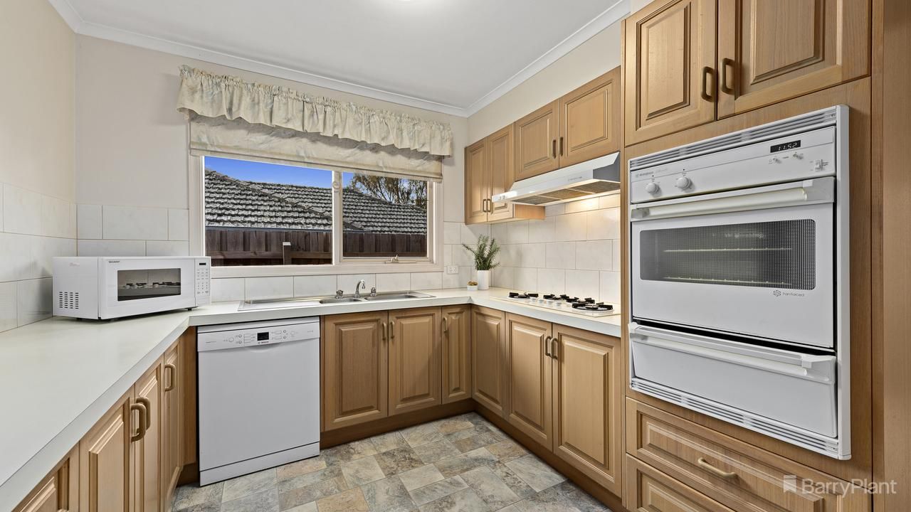 1/12 Gardenia Street, Blackburn VIC 3130, Image 2