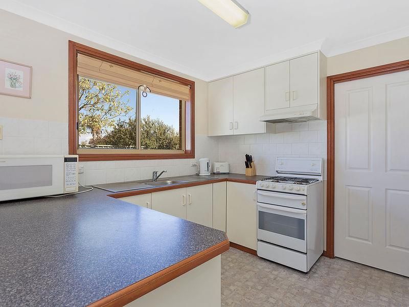 8/16 Keatinge Ct, Lavington NSW 2641, Image 2