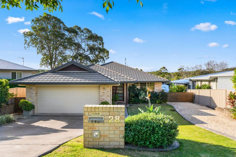 28 Vista Close, Woolgoolga Property History & Address Research Domain