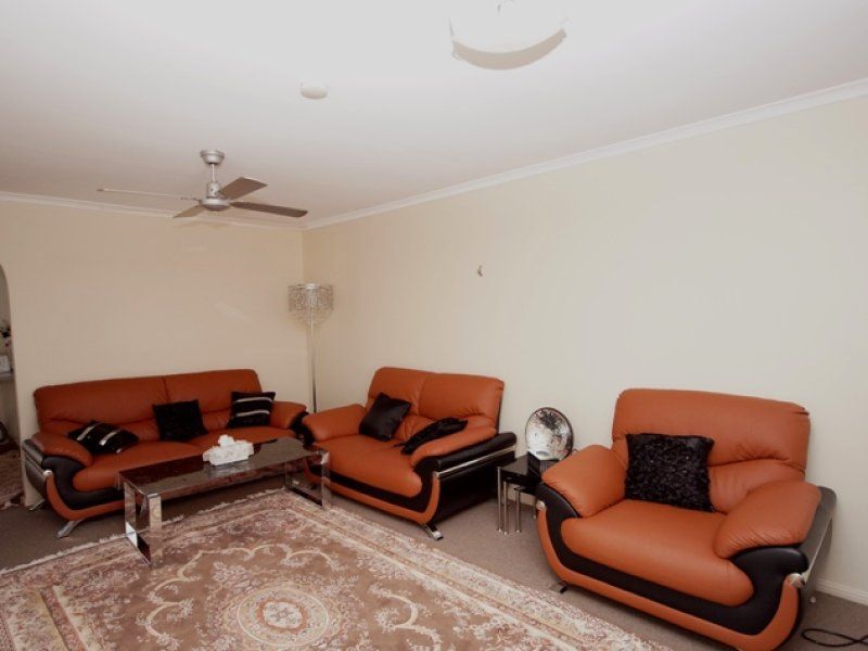 2 bedrooms Townhouse in 1/34 Bourke Street WATERFORD WEST QLD, 4133